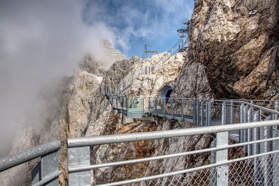 2st Stop: Dachstein Glacier - Stairways to nothingness & Suspension Bridge
